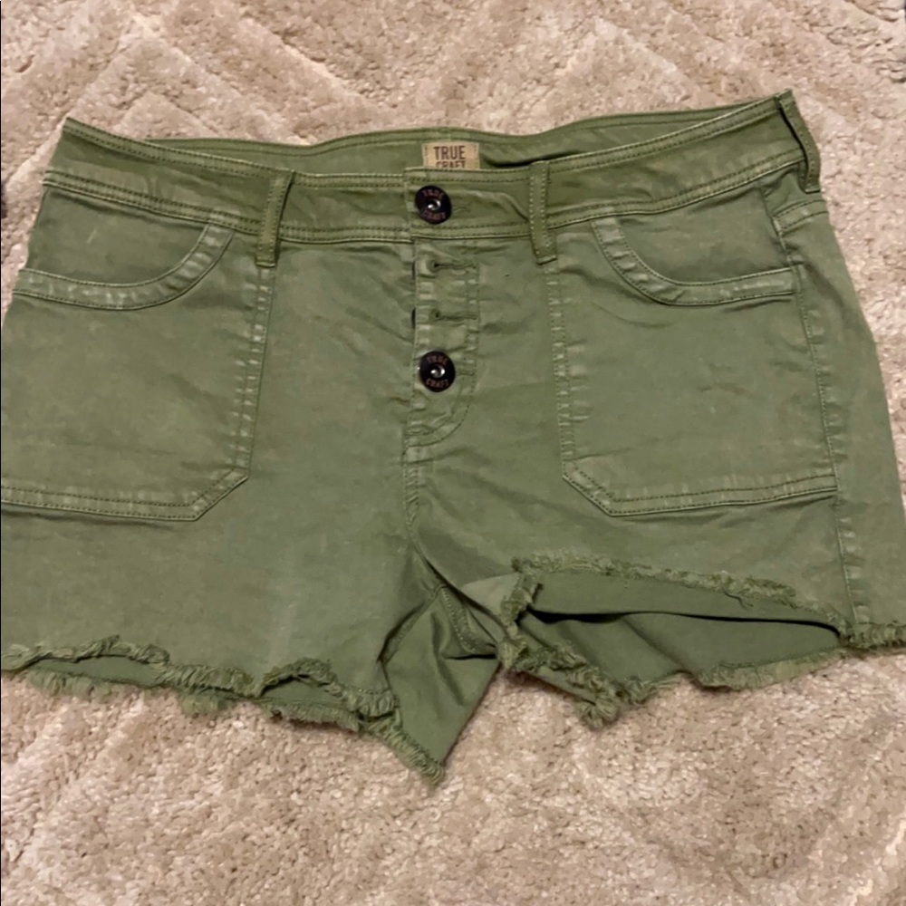 Green true craft shorts